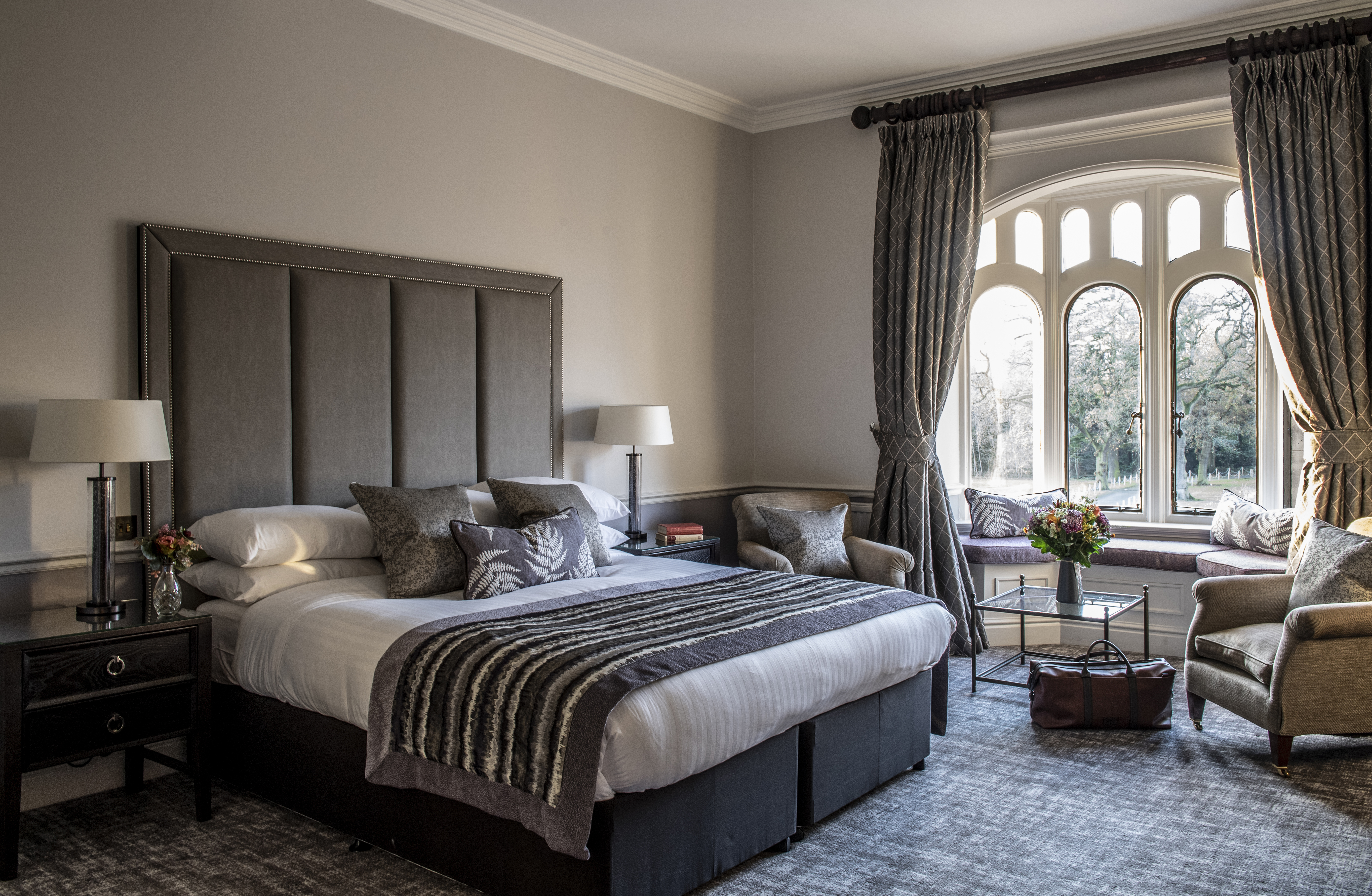FEATURE ROOMS